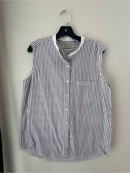 L.L. Bean Tops - Vintage L.L. Bean Sleeveless Button Down Top in Purple and White Stripes Size 18